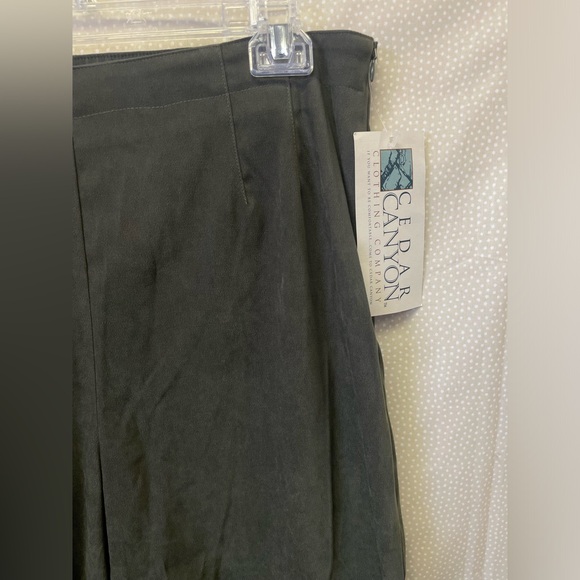 Vintage QVC Cedar Canyon So Soft Stretch Moleskin Side Zip Pants Olive NWT 18W - Picture 2 of 5